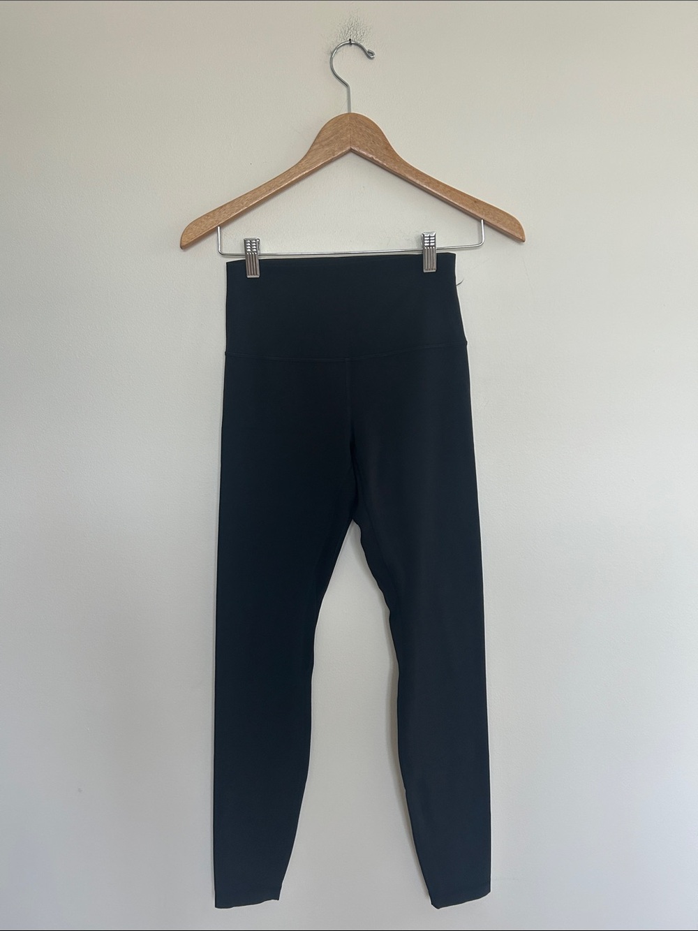 lululemon athletica Black Align High-Rise Pant 28” EUC - Picture 2 of 4